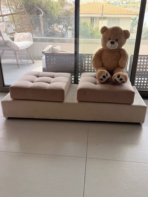 Corner sofa like new