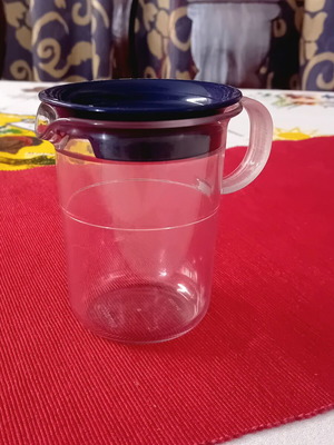 Vintage Tupperware jug with lid and handle like new