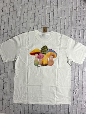 Stussy Shrooms Tee καινούργιο, μέγεθος M και L, άσπρο