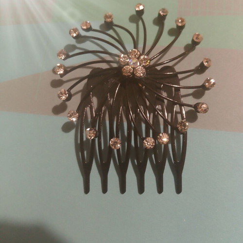 Hair comb with rhinestones and decorative design