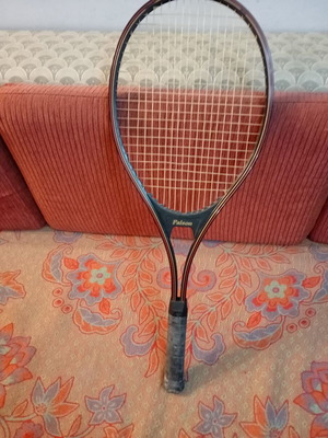 Tennis racket
