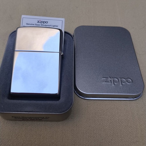 Zippo Hollywood 100 Years Limited Edition lighter like new