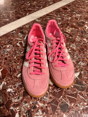 Adidas Spezial pink shoes like new, size 40