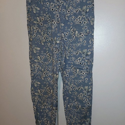 Girls' clothes used, 8-10 years, 4 tops, leggings, shorts, pants