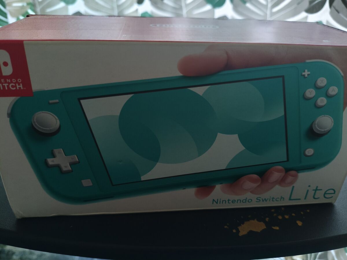 Nintendo Switch Lite 32GB used, no… - € 140,00 - Vendora.cy