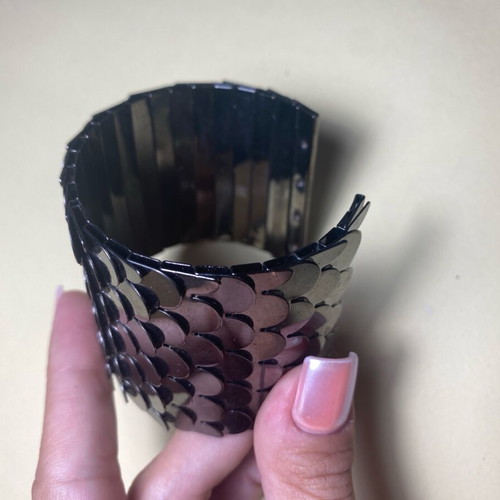 Thick metal bracelet like new
