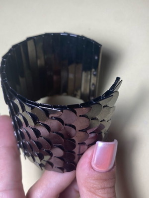 Thick metal bracelet like new