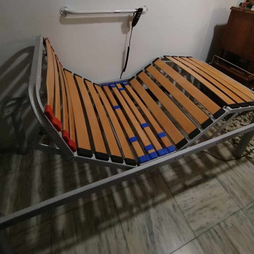 Medical reclining bed like new with remote control