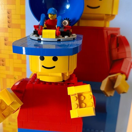 Lego 40649 Up-scaled Minifigure with Original Box and Manual like new