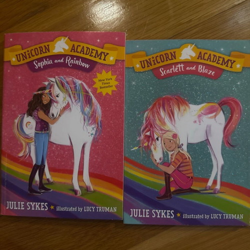 Unicorn Academy βιβλία για παιδιά ηλικίας 6-9 ετών κατόπιν παραγγελίας