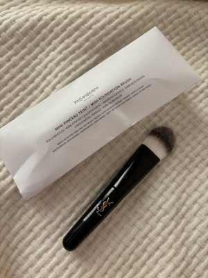 Ysl mini foundation brush new for liquid makeup