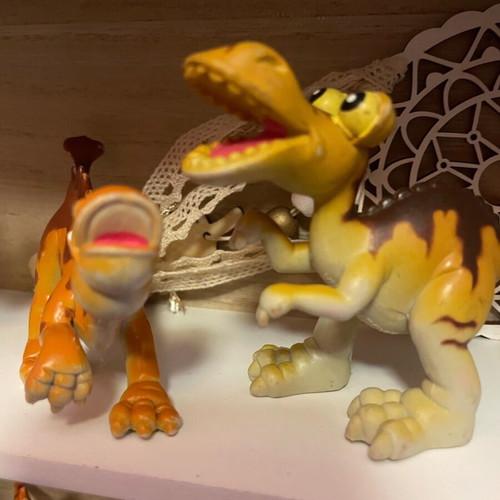 Set of 6 cartoon dinosaur figures like new