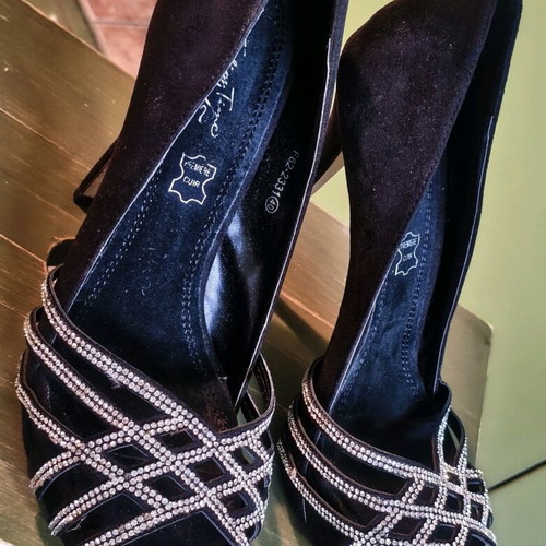 Peep toe black pumps with rhinestones, like new, size 40
