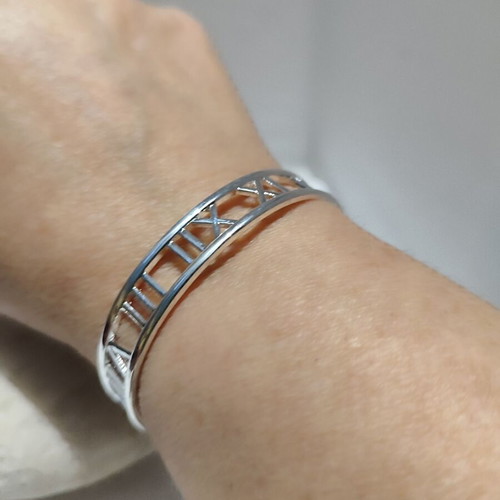 Silver bracelet 925 "Roman Numerals" like new, minimal & chic