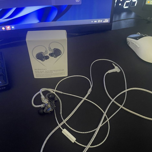 KZ ZS10 Pro 2 headphones with microphone