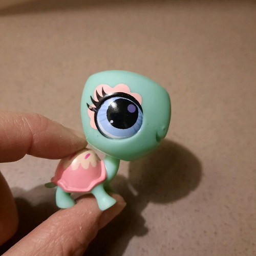 Littlest Pet Shop turtle like new