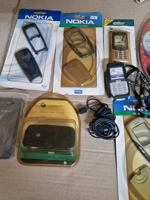 Mobile phone accessories pack