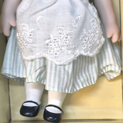 Porcelain doll Alice new from Planeta DeAgostini fairy tale series