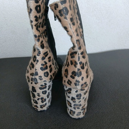 Amelia ankle boots black suede with leopard print, like new, size 39