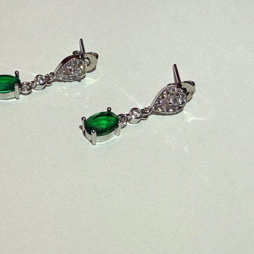 Earrings with green oval and white zirconia like new