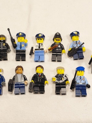 LEGO City police figures, set