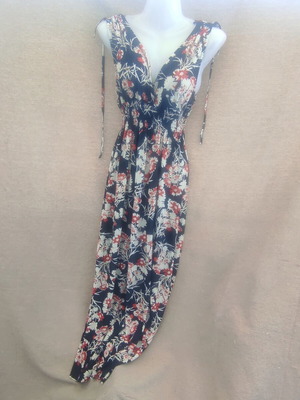 Wrap Dress like new, elastic waist, floral V neckline