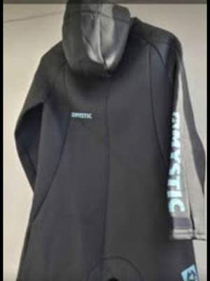 Mystic neoprene-shark skin jacket new, black and grey