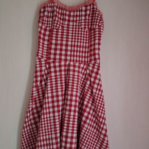 Vintage checked dress like new, red, adjustable straps, fitted bust