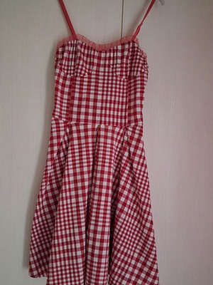 Vintage checked dress like new, red, adjustable straps, fitted bust