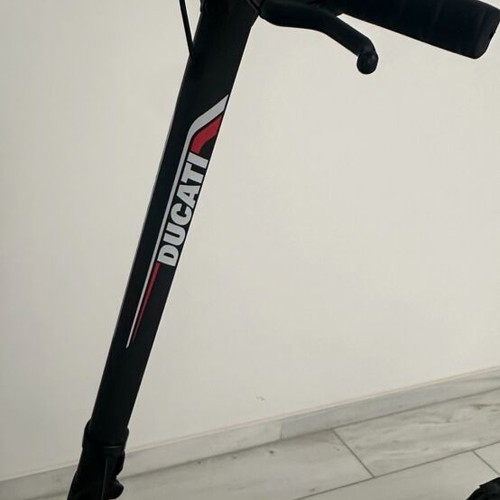 Ducati Pro II Plus scooter like new