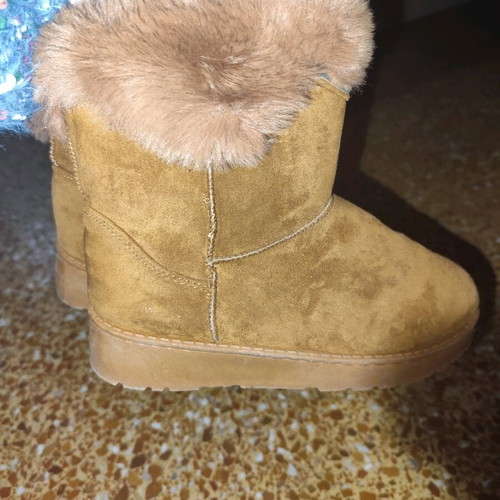 Fur boots brown size 40 like new