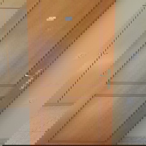 Μασίφ πόρτα μεταχειρισμένη χωρίς κάσα, ύψος 2,15 μ., πλάτος 1,00 μ. (6 τεμάχια)