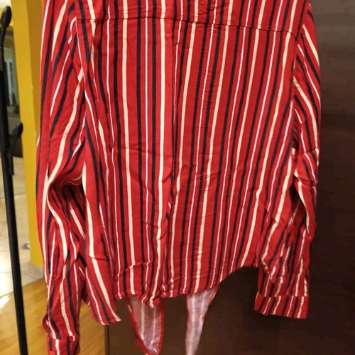 District shirt new with stripes, size L