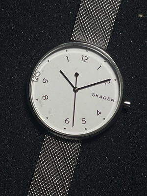 Skagen women's watch like new, white and silver