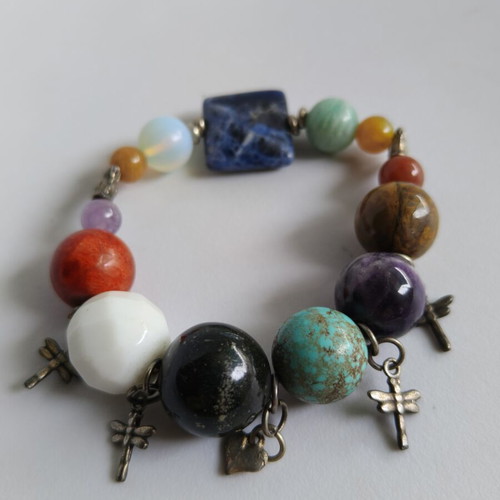 Multicolor bracelet like new with semi-precious stones and metal details