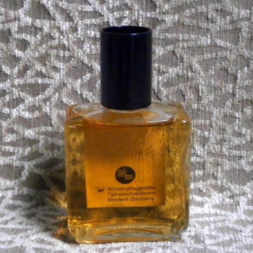 Spanish Leather aftershave 100ml and luxury soap 100g, vintage West Germany