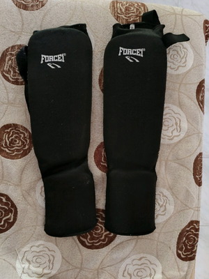 Kick Boxing Force1 f1 shin guards size XL used