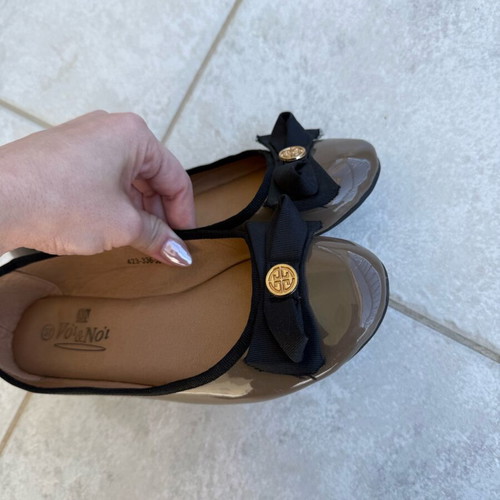 Vintage patent leather ballerinas like new, brown with black bow
