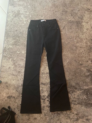 Flared denim pants new, size small