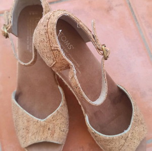 Летни платформи на Toms, изработени от корк n.! 39