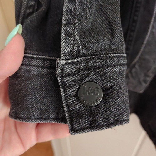 Lee long jacket with belt size M like new, black