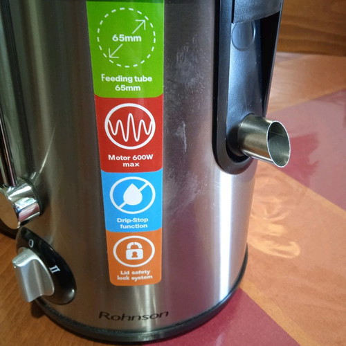 Rohnson juicer new without box