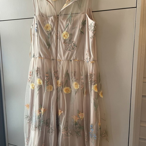 Dress beige, new, sizes M to XL