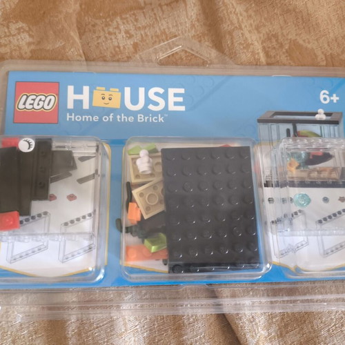 LEGO Pick a Model Fish Tank set