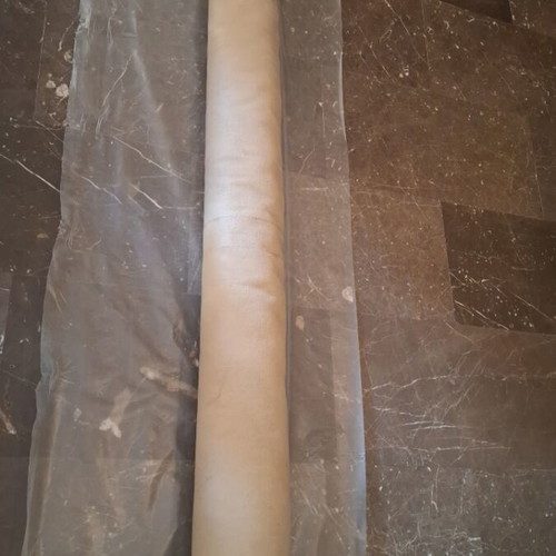 Beige rug large 1.98 × 2.90 with embossed design, used