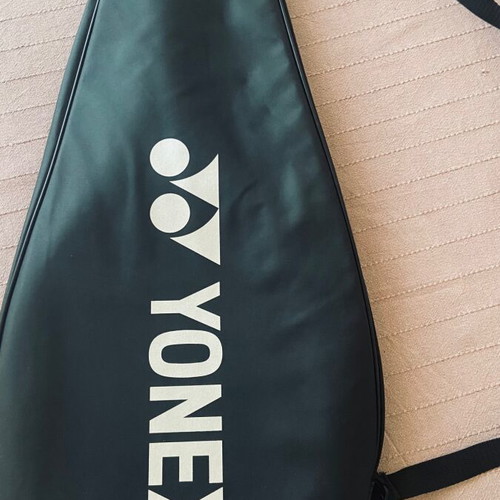 Yonex tennis racket like new, graphite, 27.5 inches, 270g