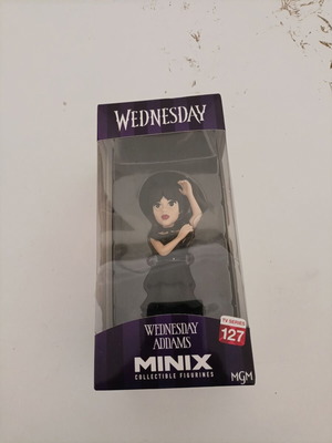 Wednesday Addams Minix συλλεκτική φιγούρα με φόρεμα χορού