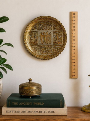 Vintage brass decorative plate with Egyptian motifs, like new, 15 cm