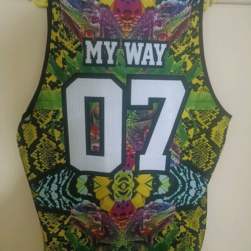 Sleeveless summer blouse like new, colorful, size XL