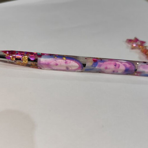 Liquid glitter pen Huntrix handmade, personalized resin